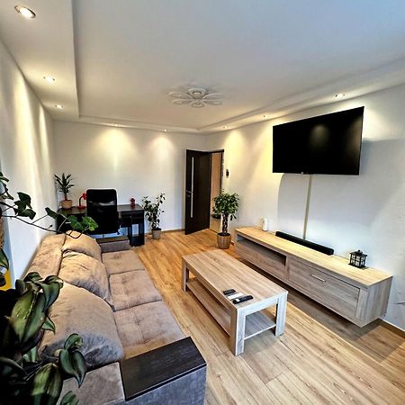 Ultracentral Apartment Targu Jiu Bagian luar foto