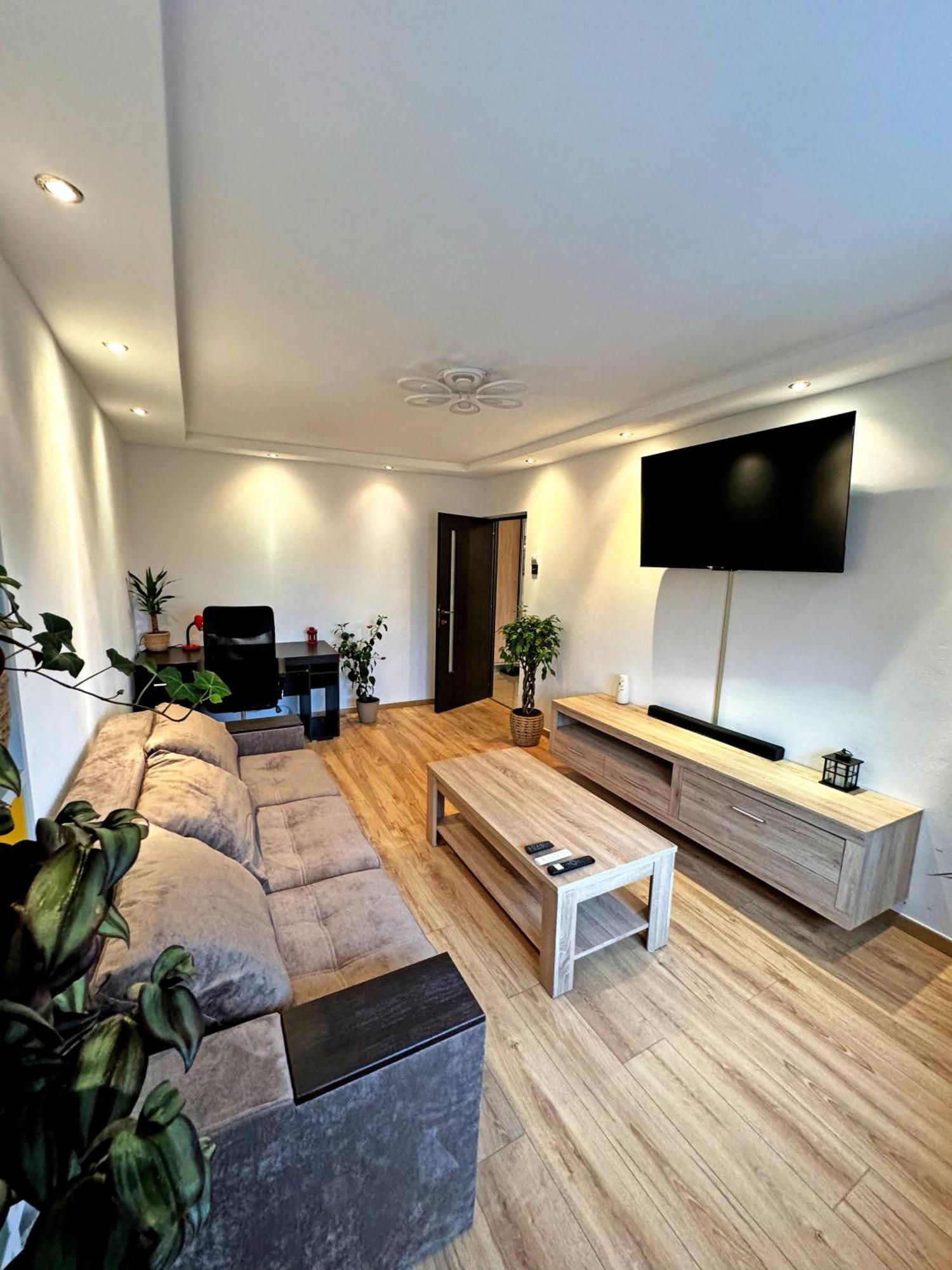 Ultracentral Apartment Targu Jiu Bagian luar foto